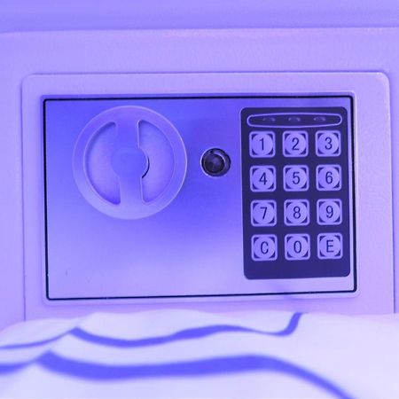 Jc Space Capsule Hotel Kuah Exteriör bild