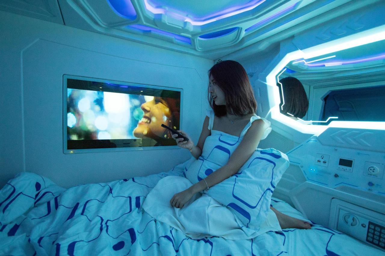 Jc Space Capsule Hotel Kuah Exteriör bild